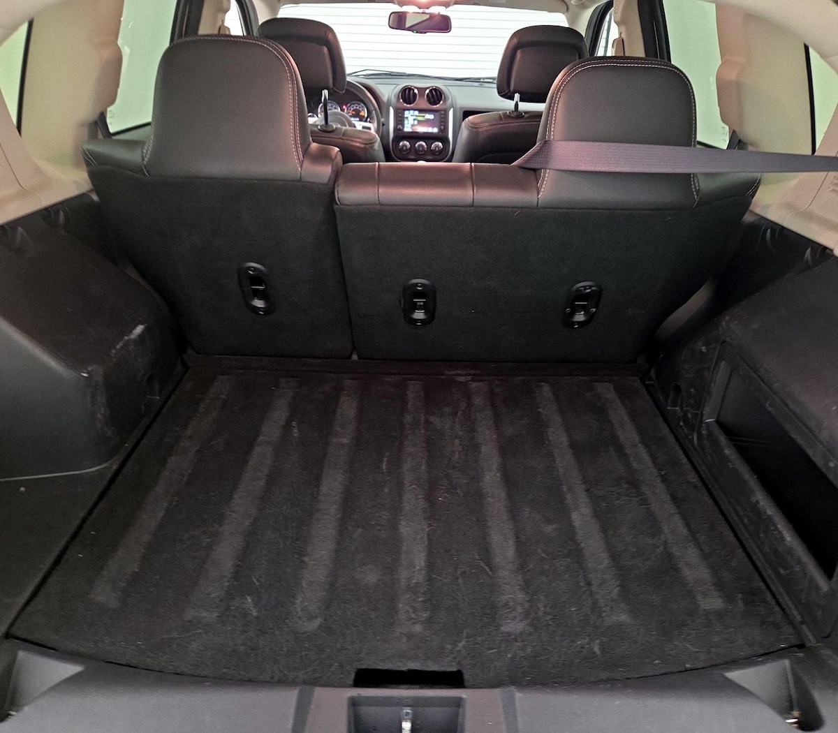 Trunk/Cargo (Seats Up)