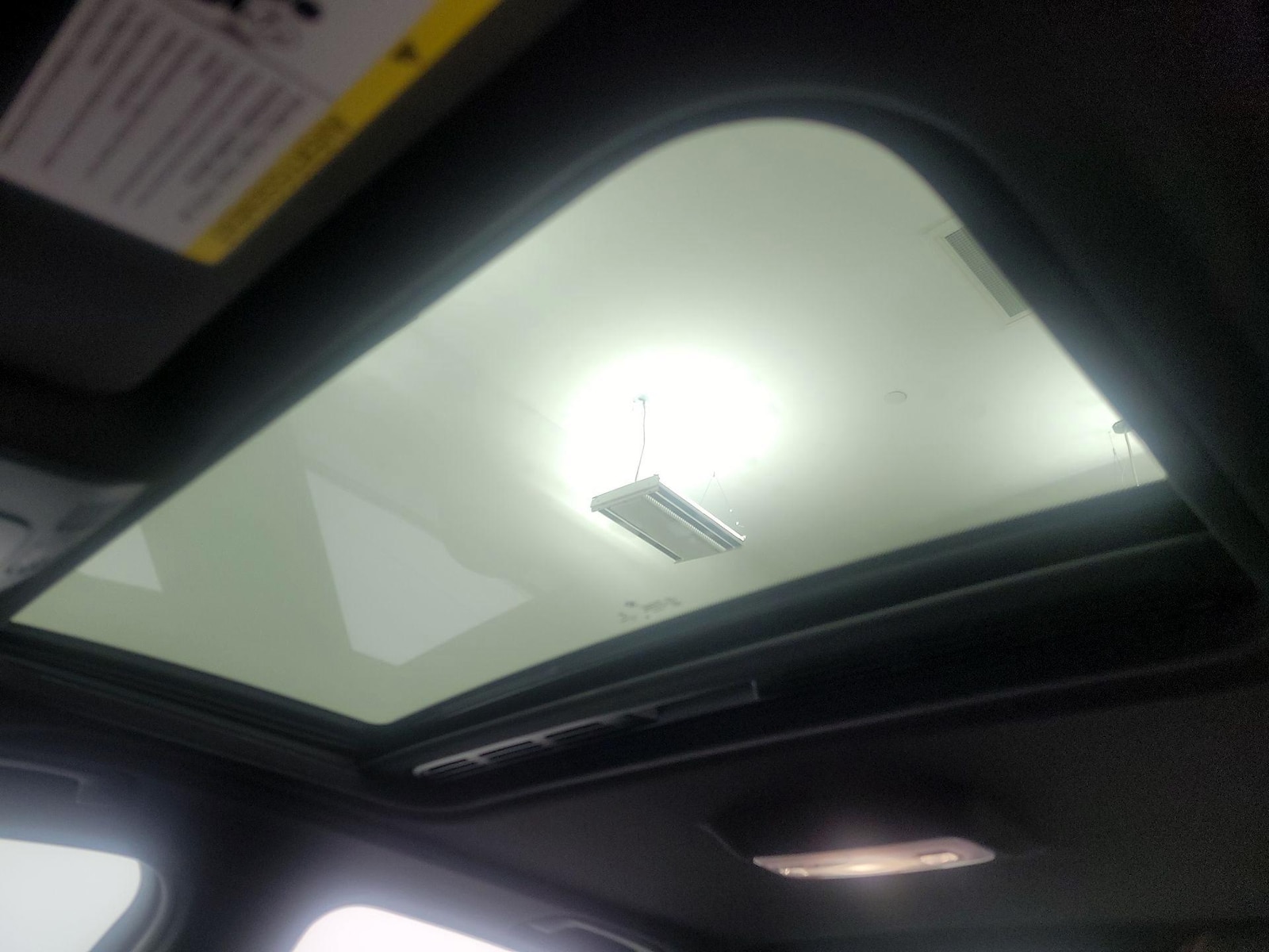 Sunroof(s) & Overhead Airbags