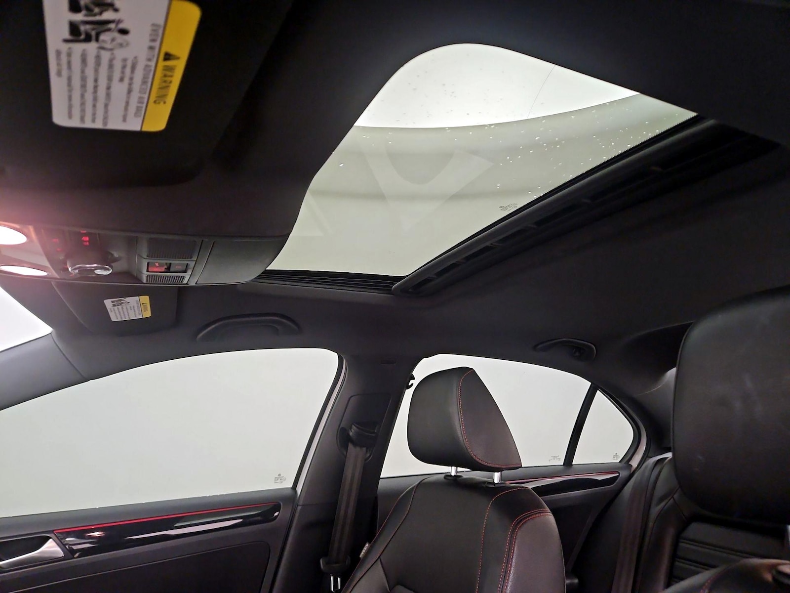 Sunroof(s) & Overhead Airbags