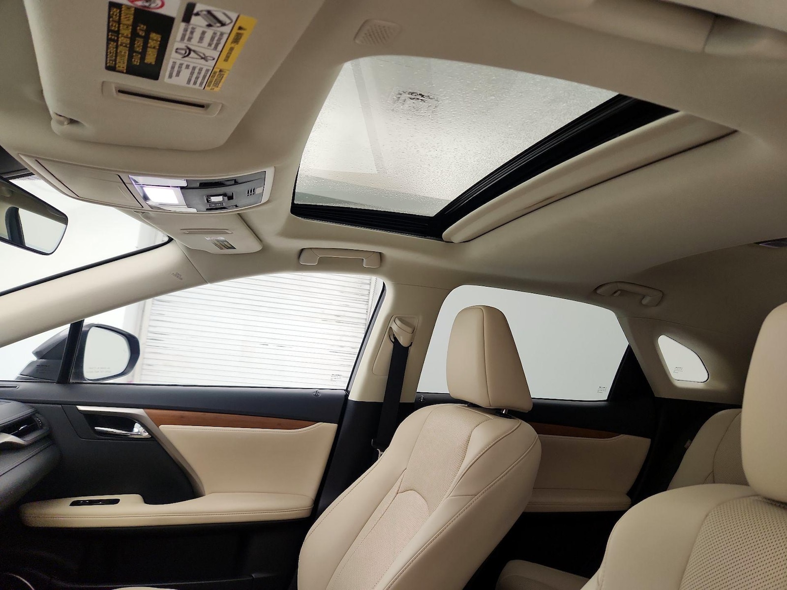 Sunroof(s) & Overhead Airbags