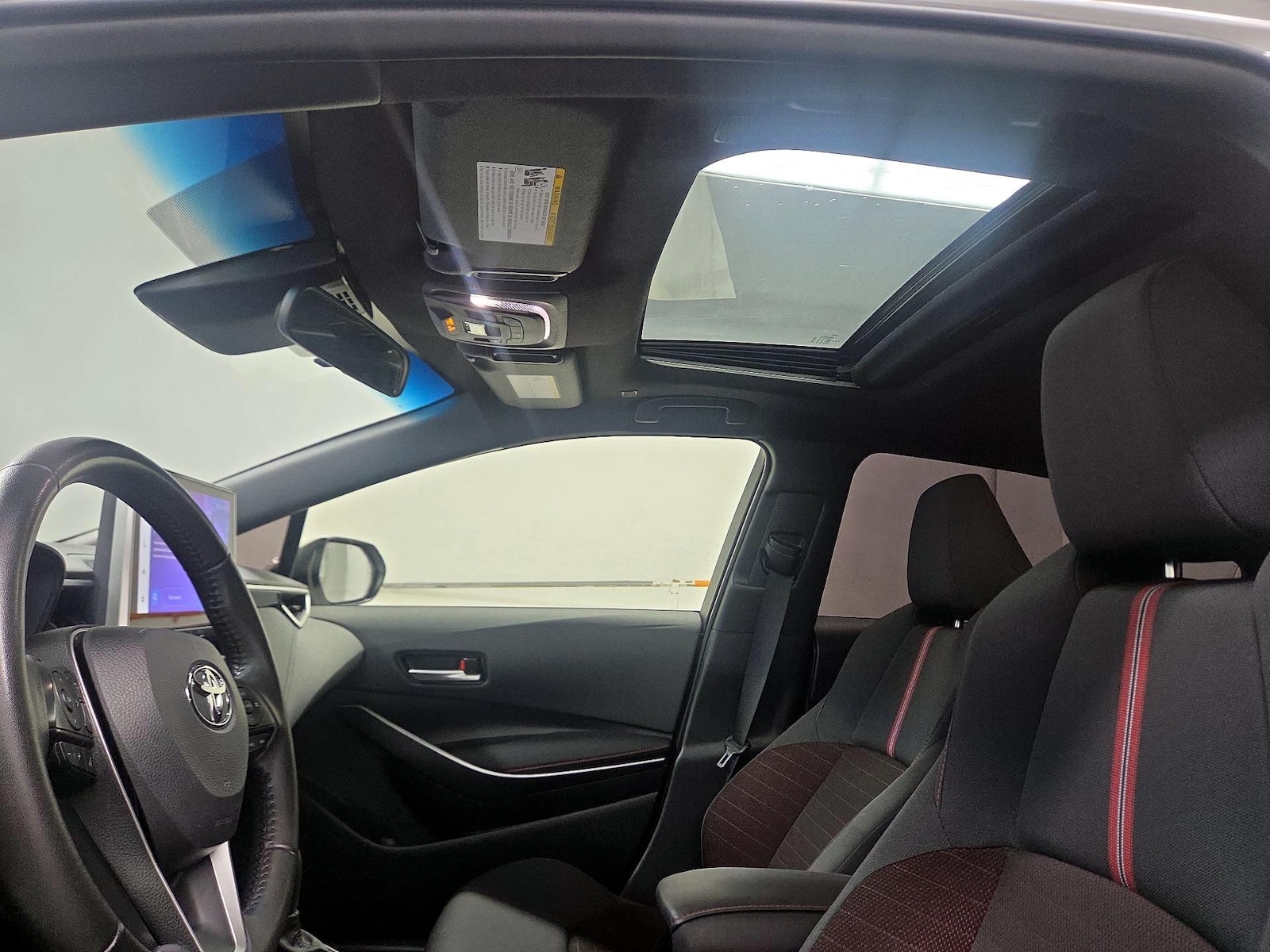 Sunroof(s) & Overhead Airbags