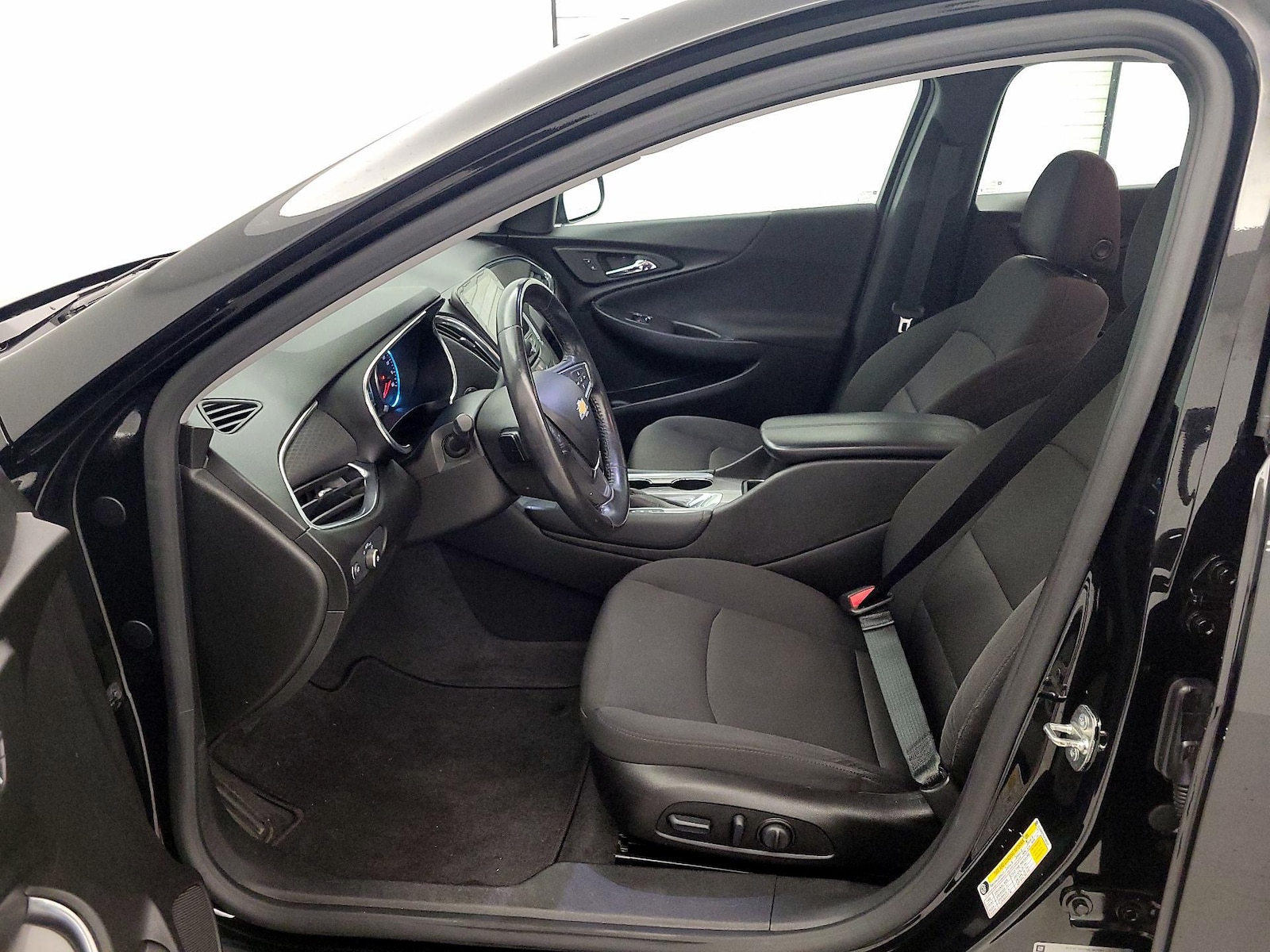 Power Seat(s) & Side Airbags