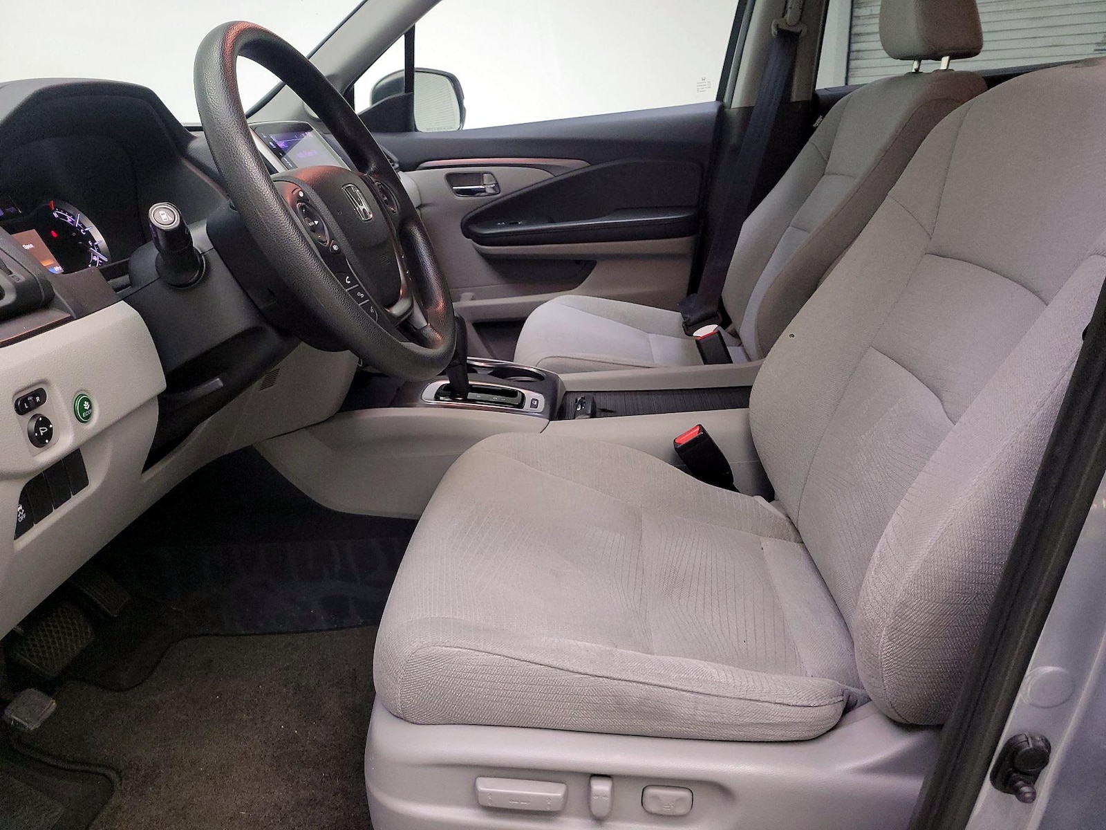 Power Seat(s) & Side Airbags