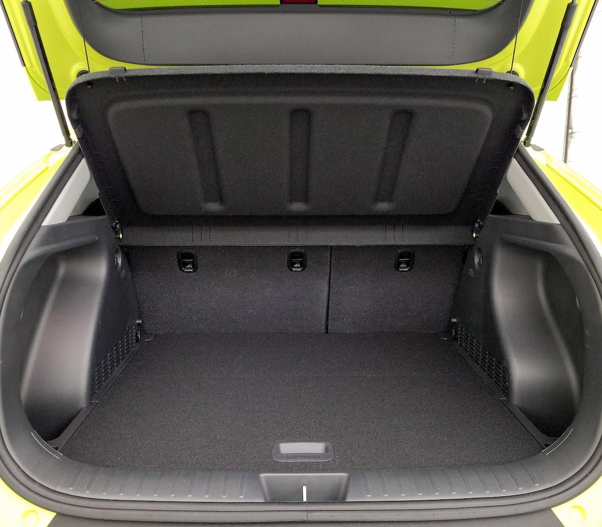 Trunk/Cargo (Seats Up)