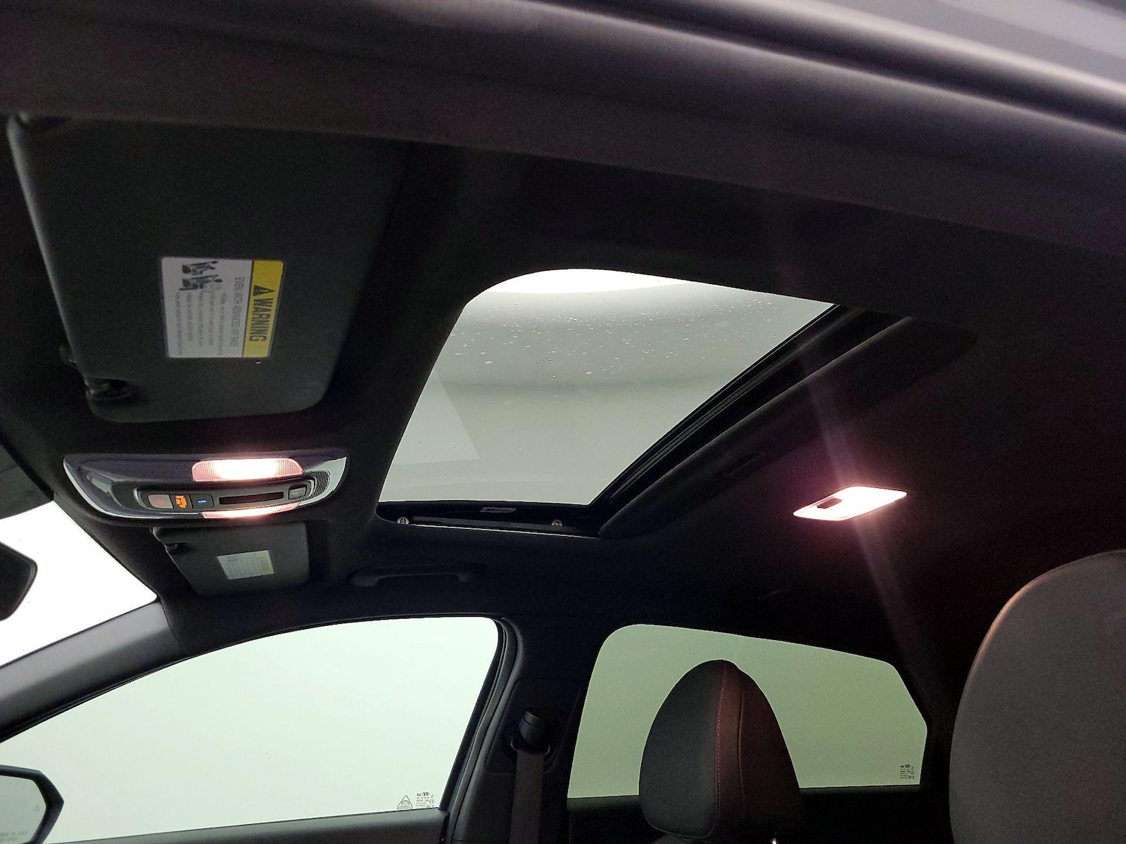 Sunroof(s) & Overhead Airbags