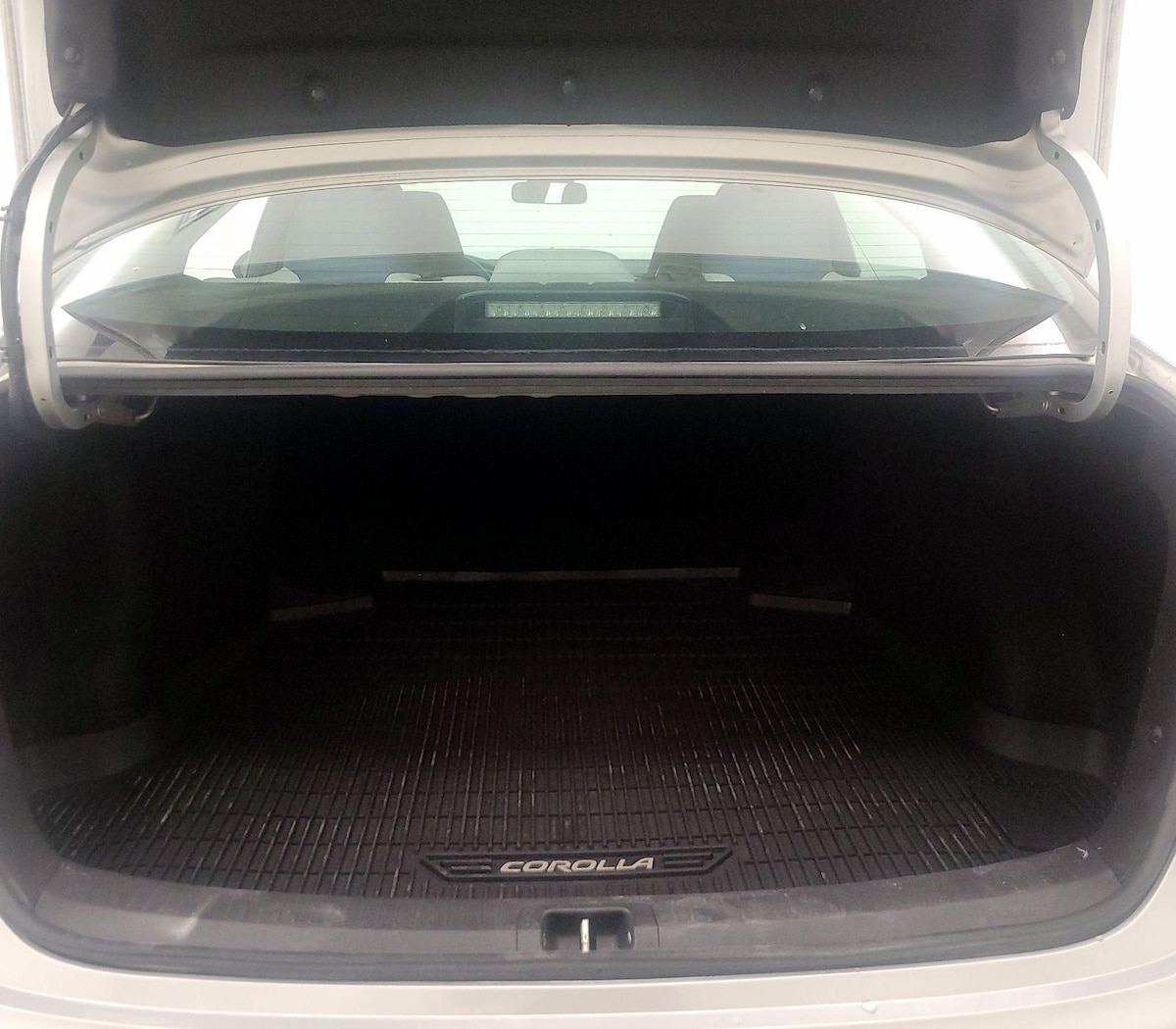 Trunk/Cargo (Seats Up)