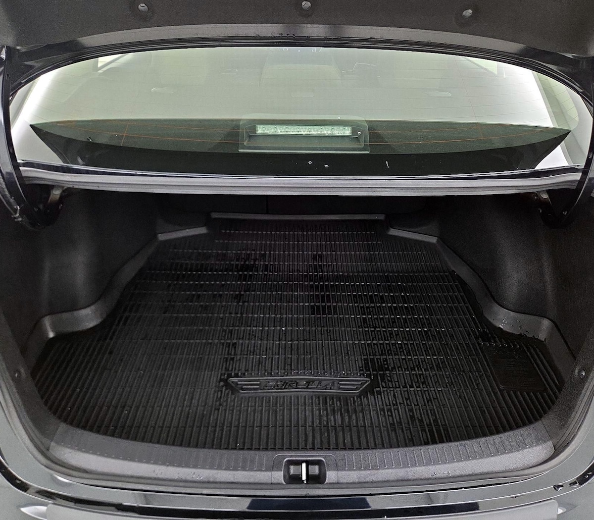Trunk/Cargo (Seats Up)