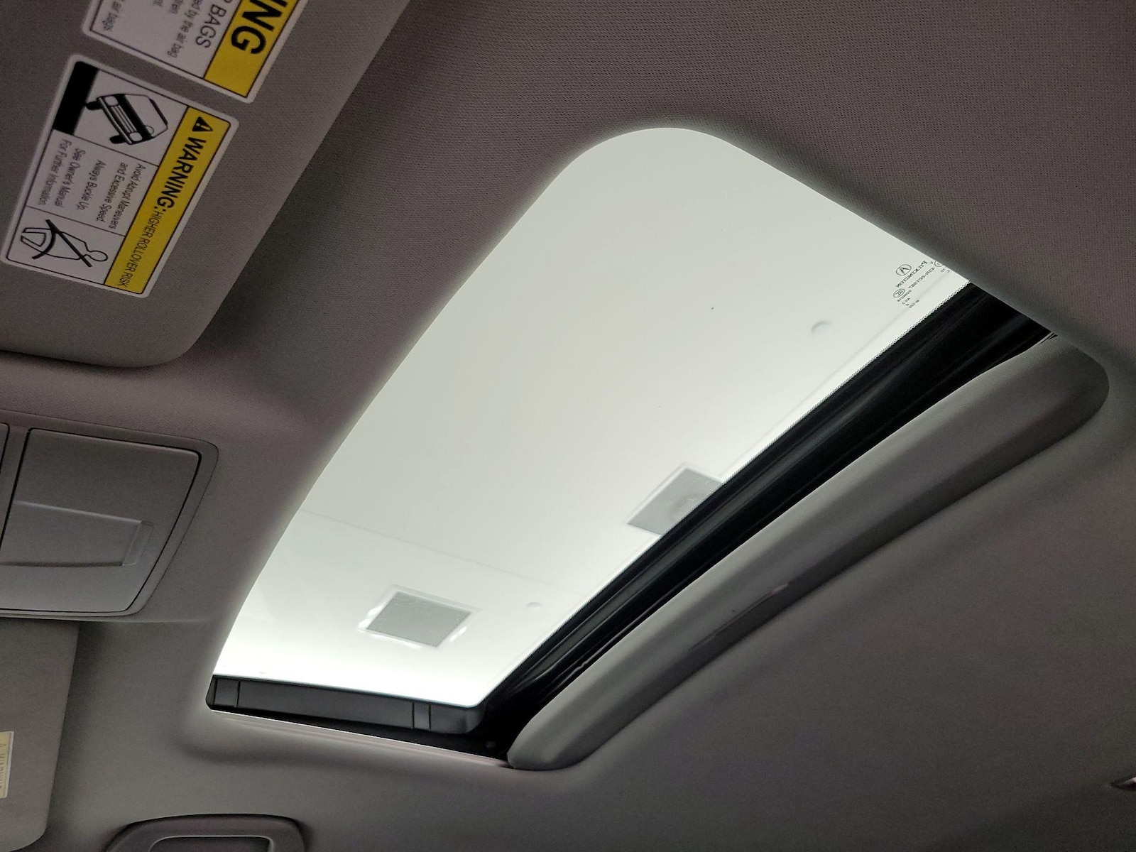 Sunroof(s) & Overhead Airbags