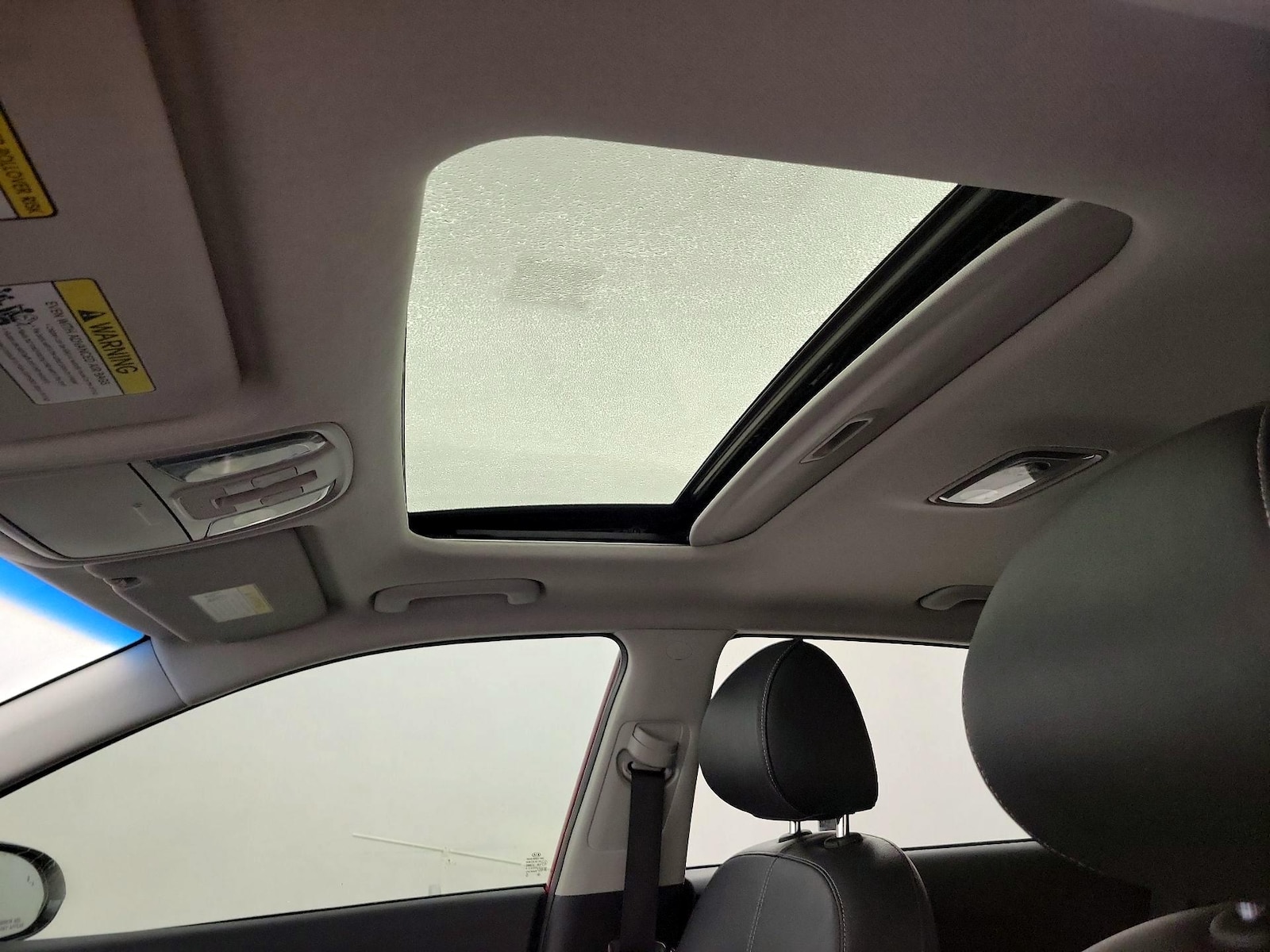 Sunroof(s) & Overhead Airbags
