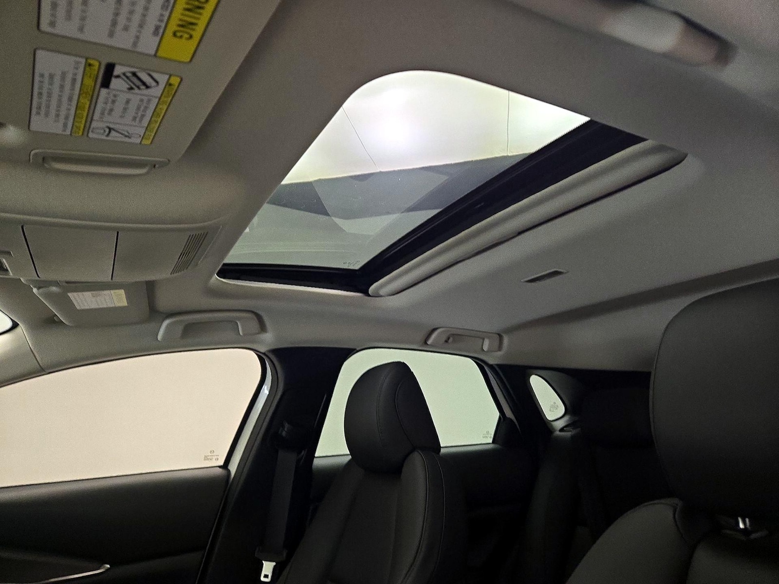 Sunroof(s) & Overhead Airbags