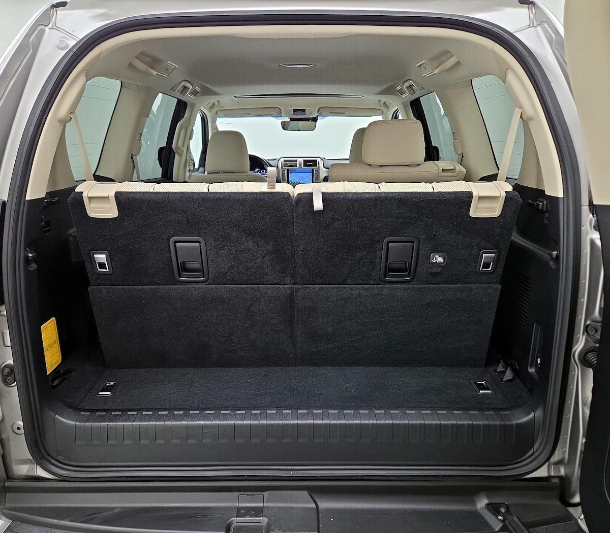 Trunk/Cargo (Seats Up)