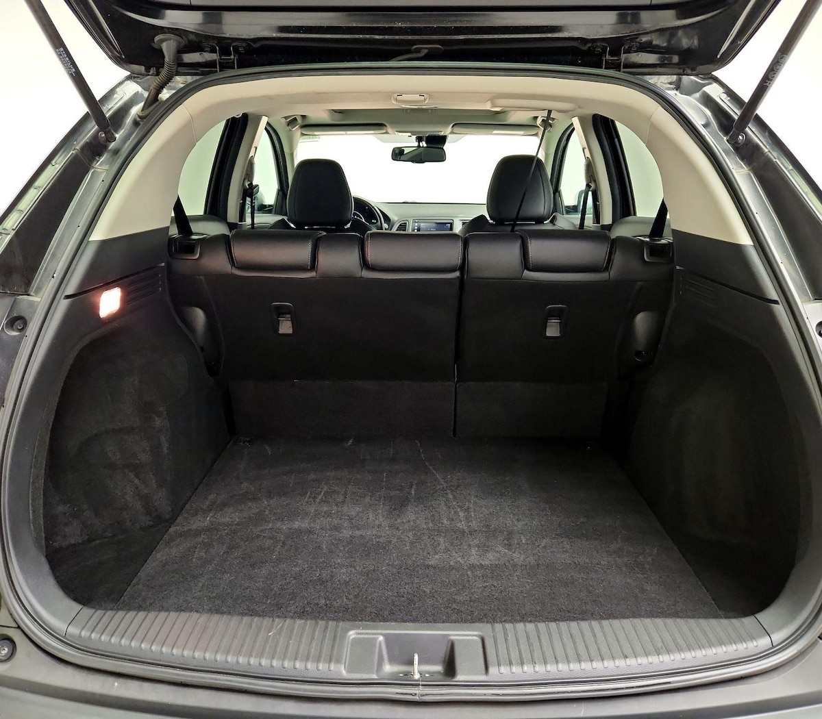 Trunk/Cargo (Seats Up)