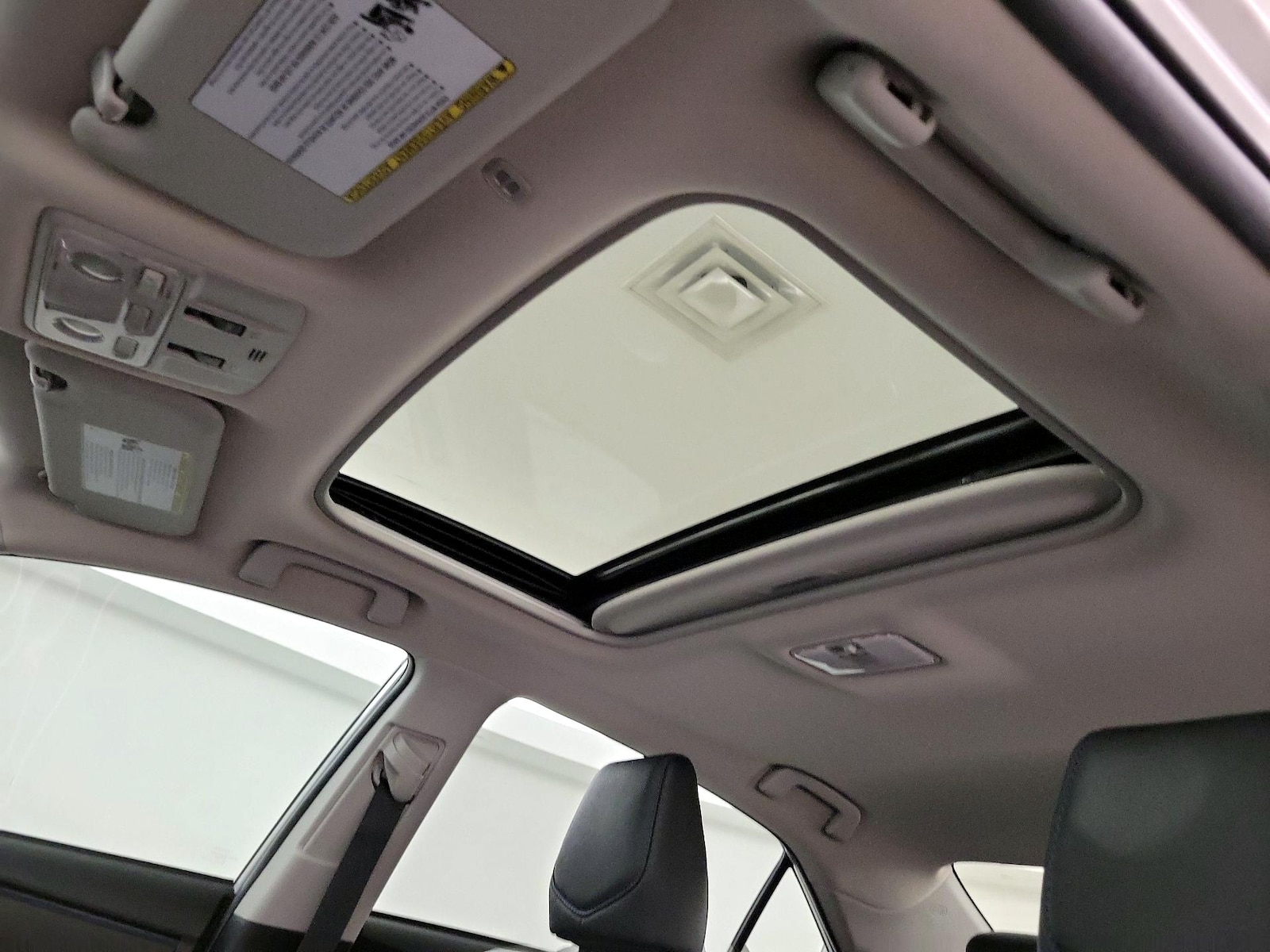 Sunroof(s) & Overhead Airbags