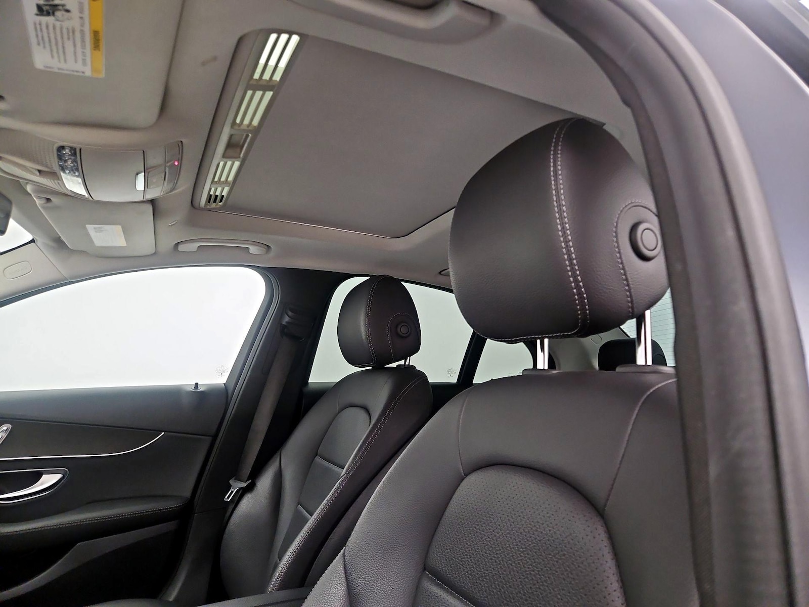Sunroof(s) & Overhead Airbags