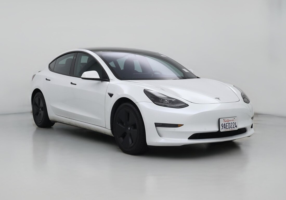 2022 Tesla Model 3 Long Range All-Wheel Drive in White — CarMax photo
