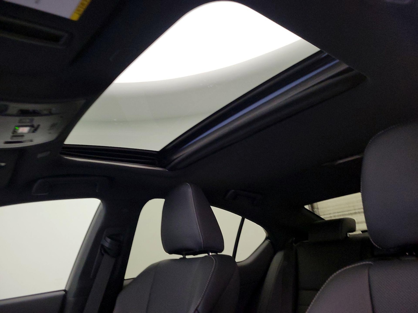 Sunroof(s) & Overhead Airbags