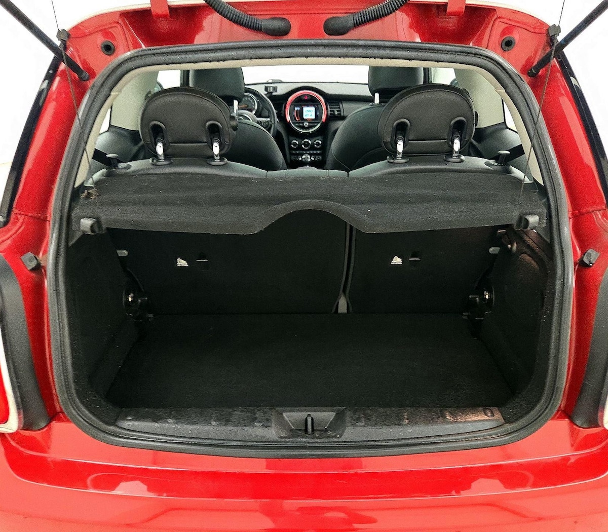 Trunk/Cargo (Seats Up)