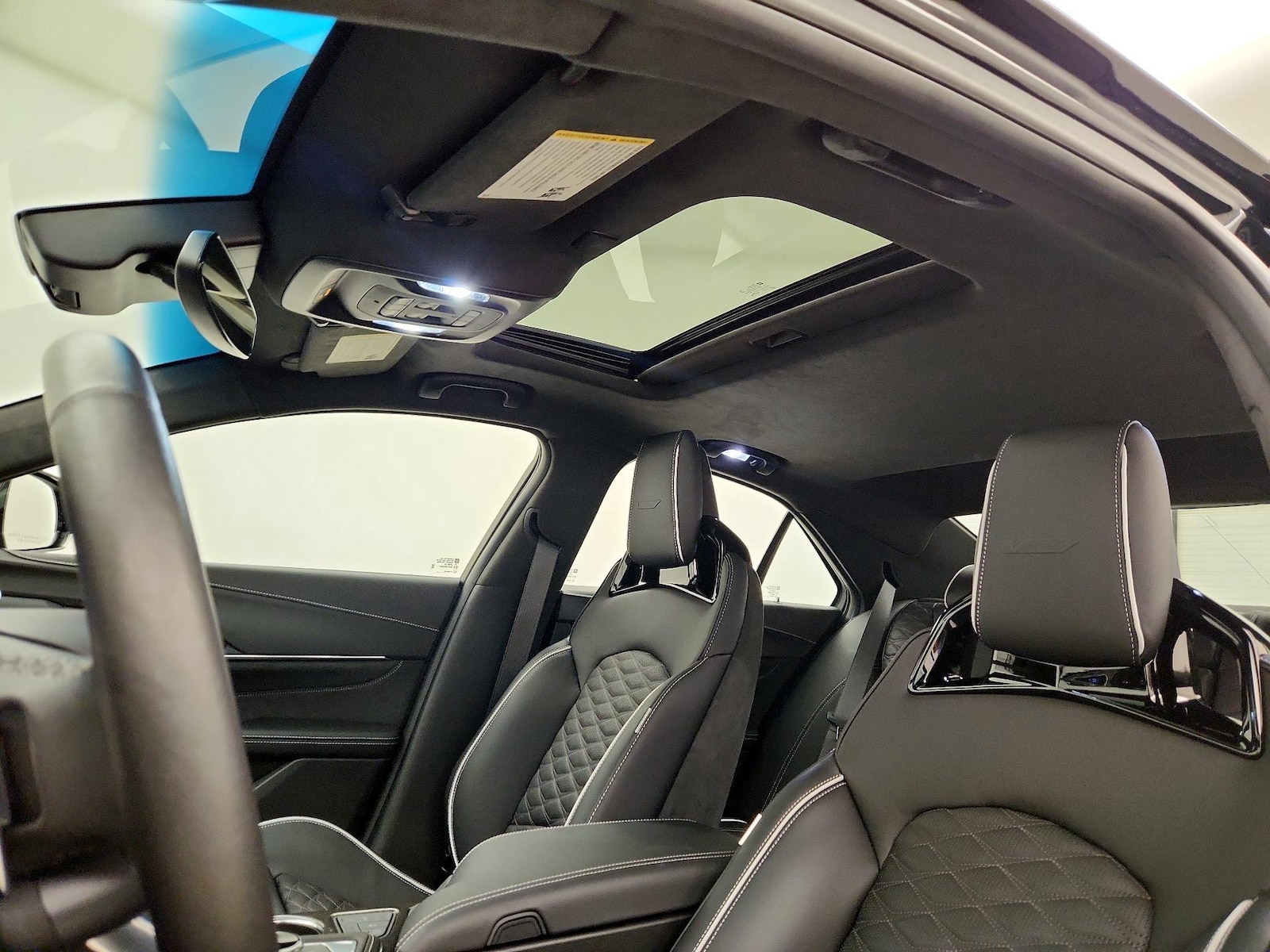 Sunroof(s) & Overhead Airbags