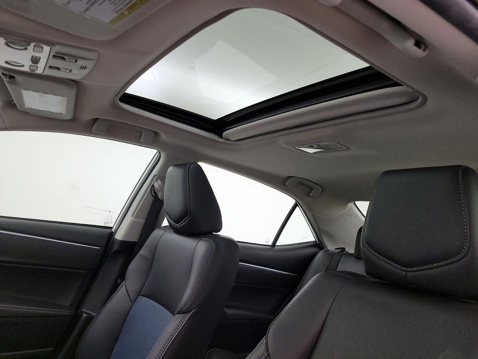 Sunroof(s) & Overhead Airbags