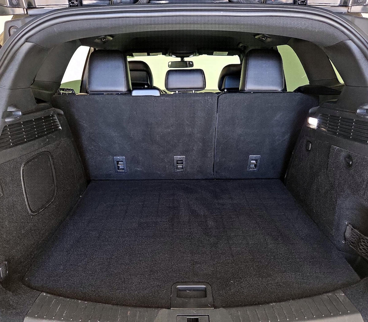 Trunk/Cargo (Seats Up)
