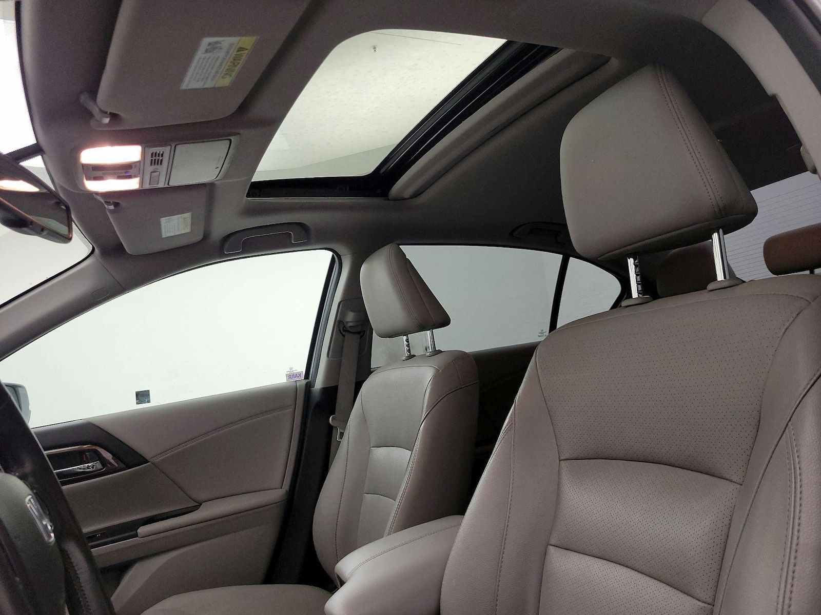 Sunroof(s) & Overhead Airbags