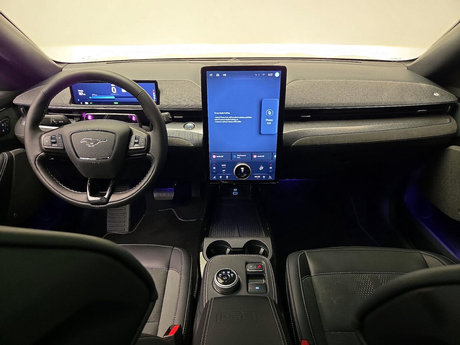 Apple CarPlay® & Android Auto™