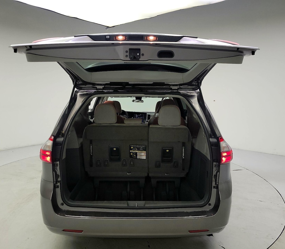 Trunk/Cargo (Seats Up)