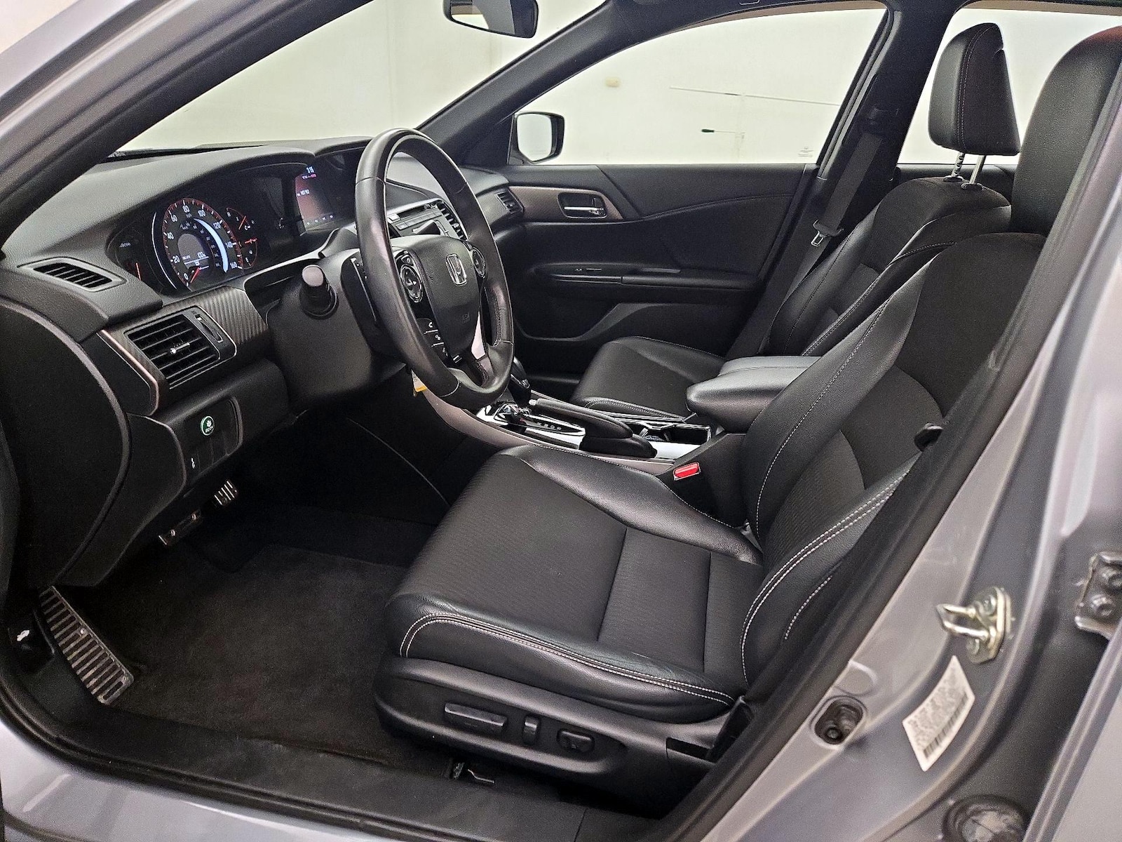 Power Seat(s) & Side Airbags