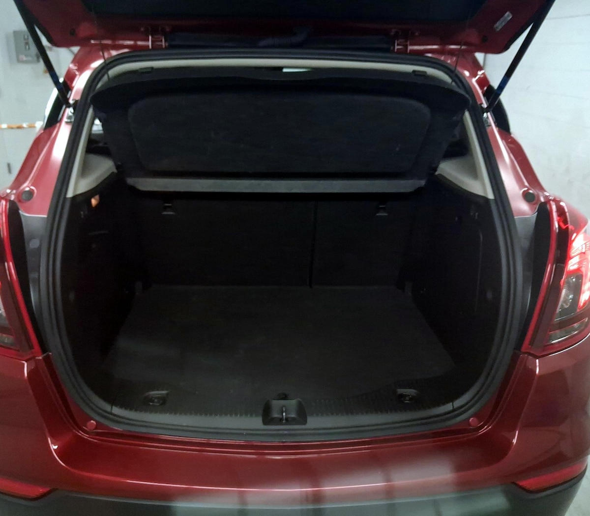 Trunk/Cargo (Seats Up)