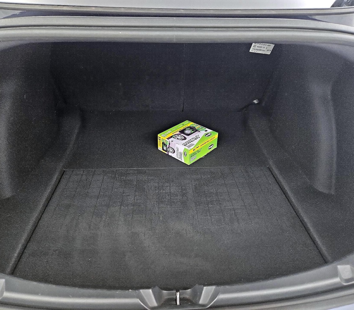 Trunk/Cargo (Seats Up)