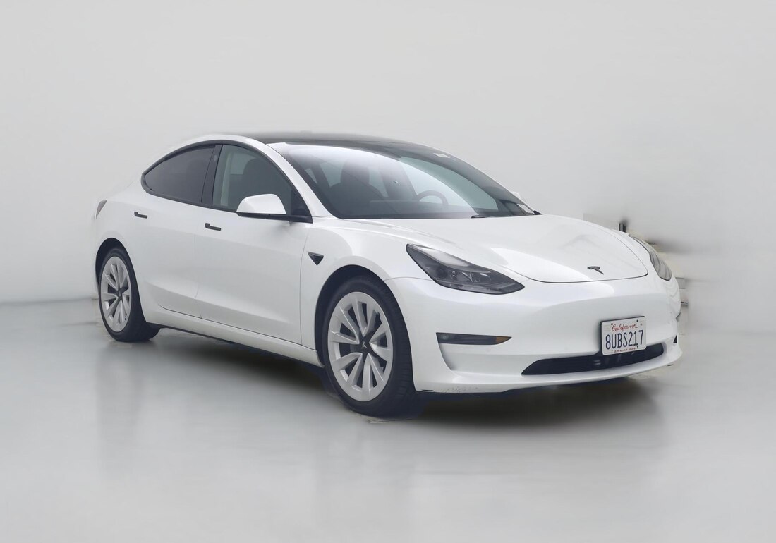 2021 Tesla Model 3 Long Range All-Wheel Drive in White — CarMax photo