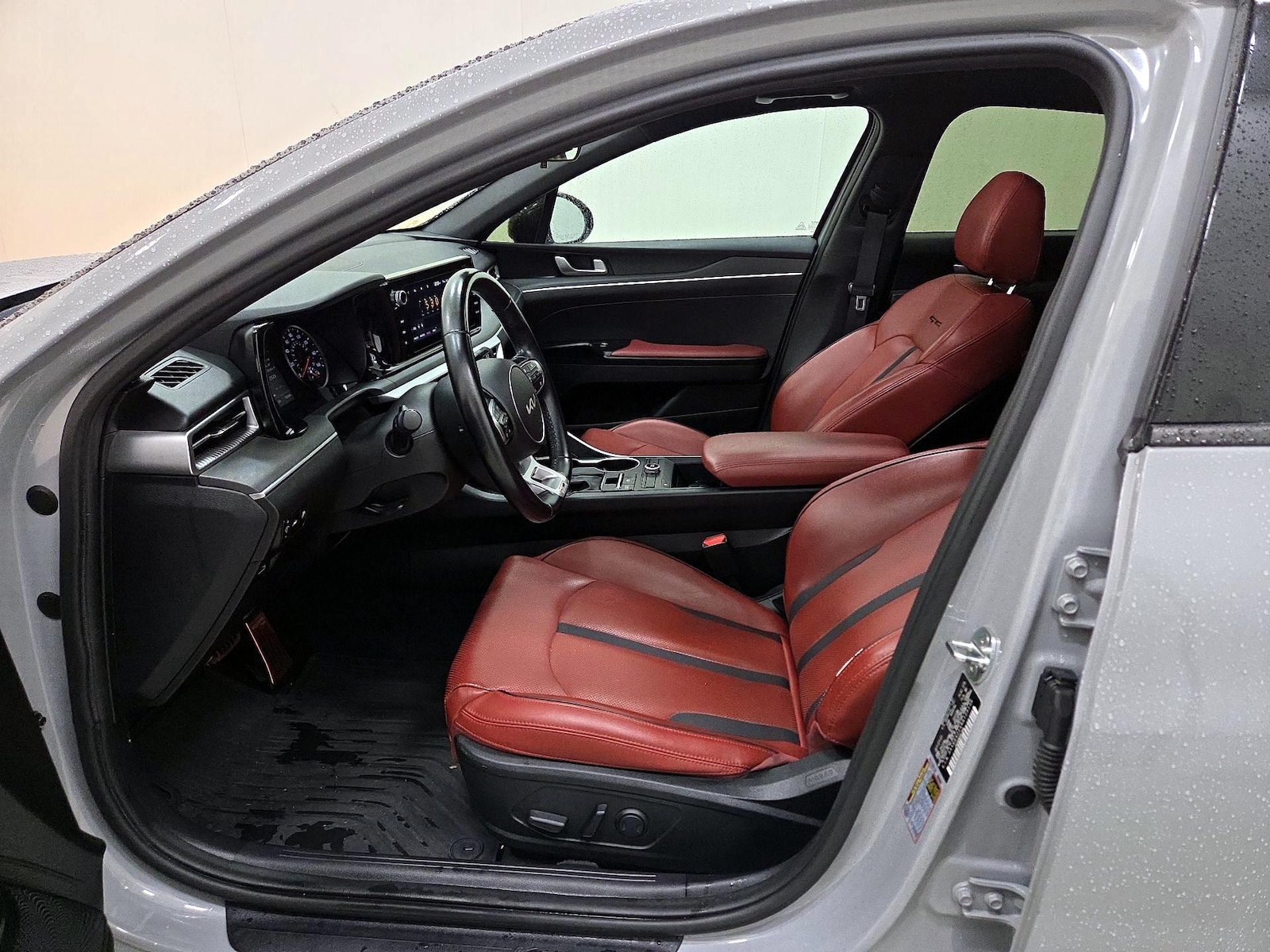 Power Seat(s) & Side Airbags