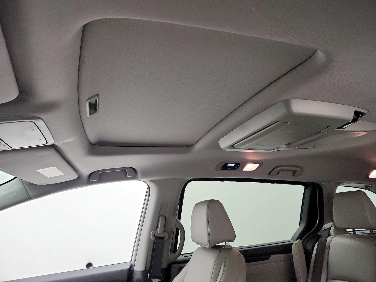 Sunroof(s) & Overhead Airbags
