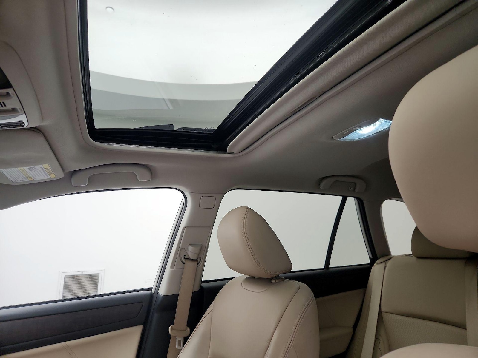 Sunroof(s) & Overhead Airbags