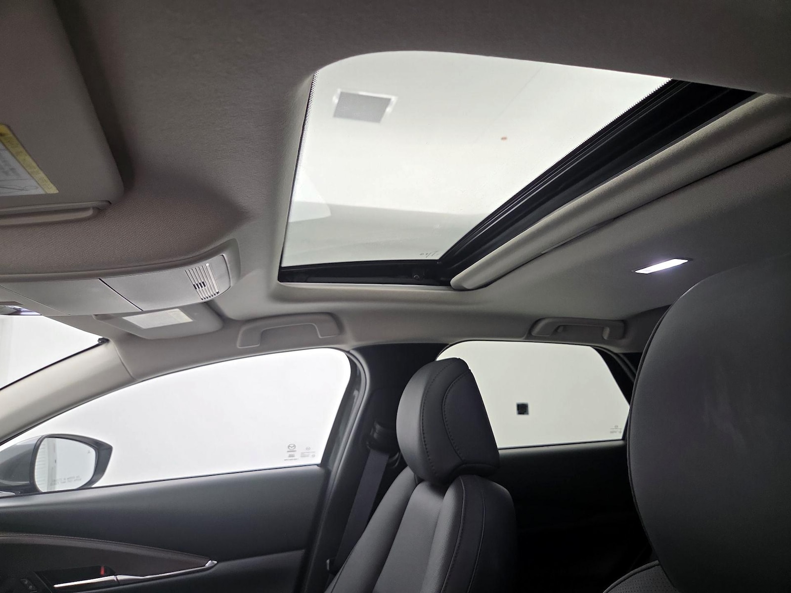 Sunroof(s) & Overhead Airbags