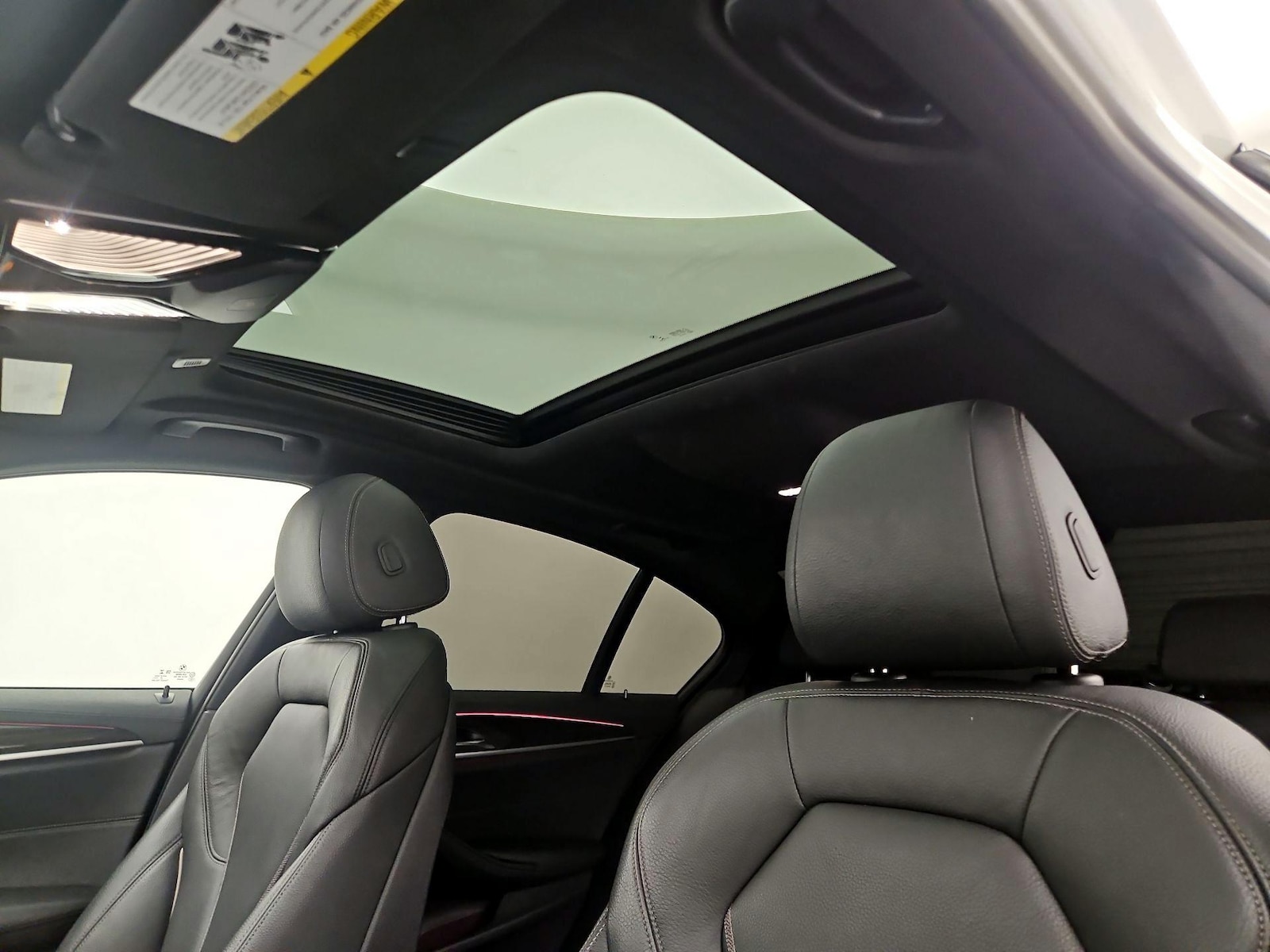 Sunroof(s) & Overhead Airbags