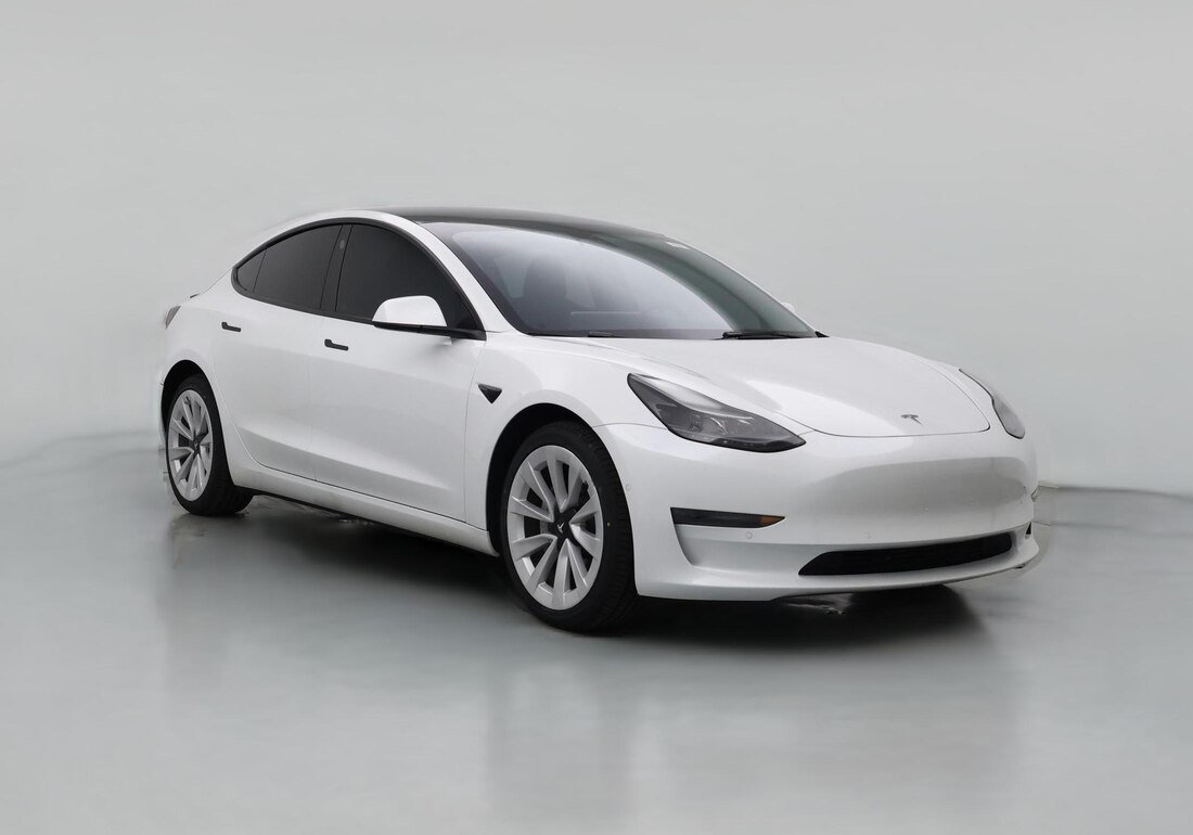 2022 Tesla Model 3 Rear-Wheel Drive in White — CarMax photo