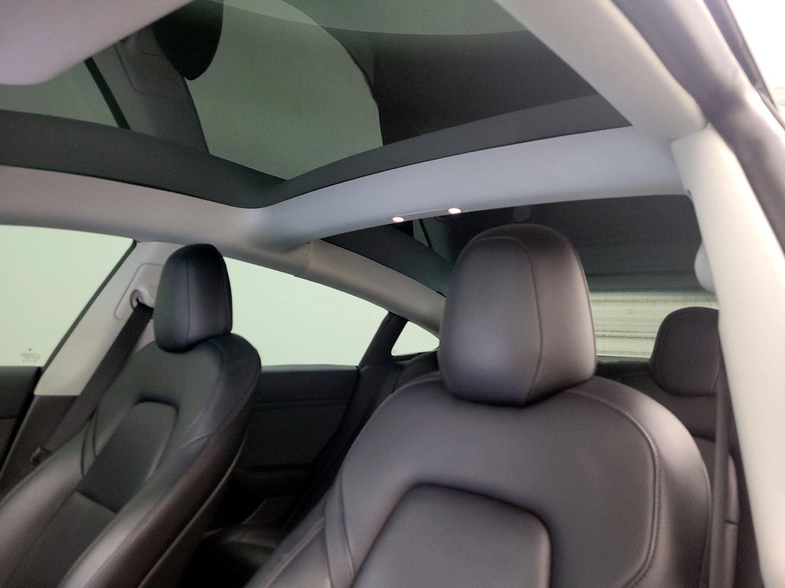 Skylight(s) & Overhead Airbags