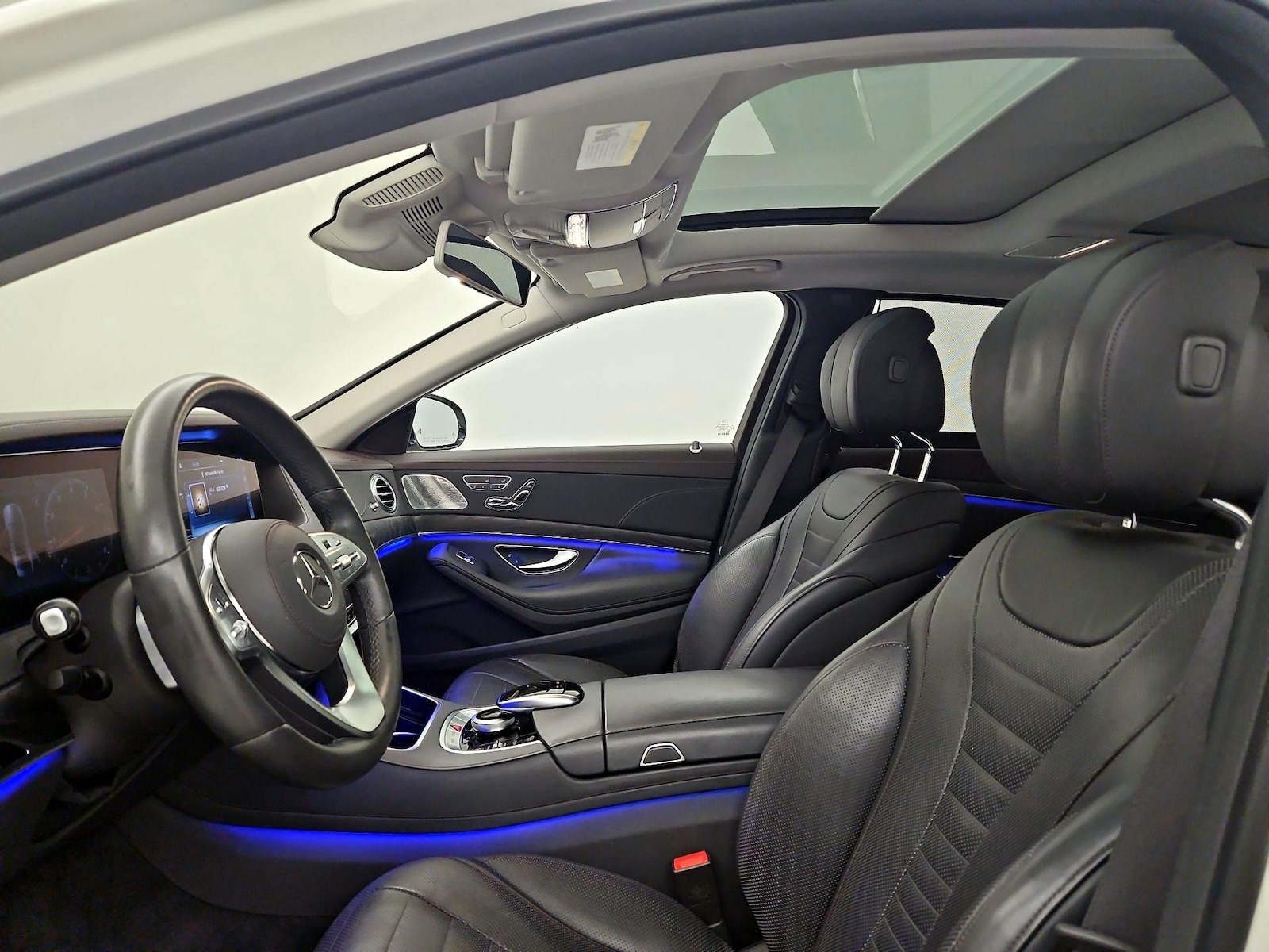 Panoramic Sunroof & Skylight(s)