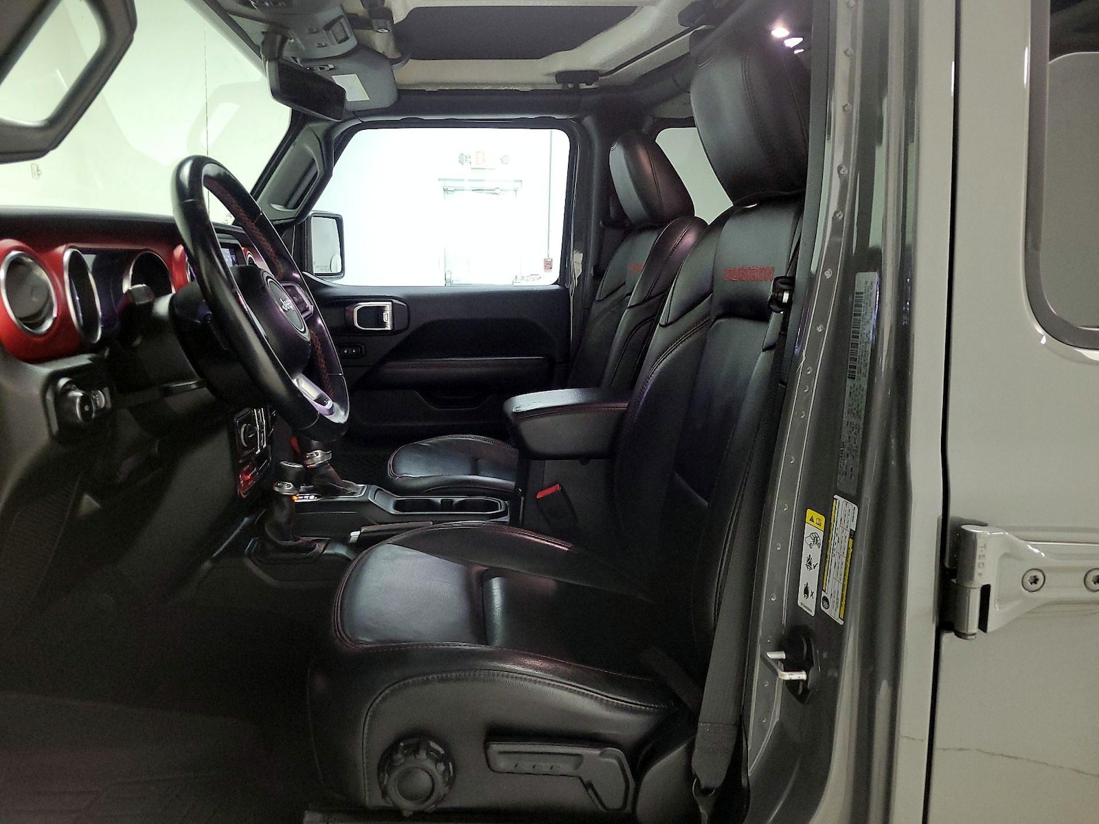 Leather Seats & Side Airbags