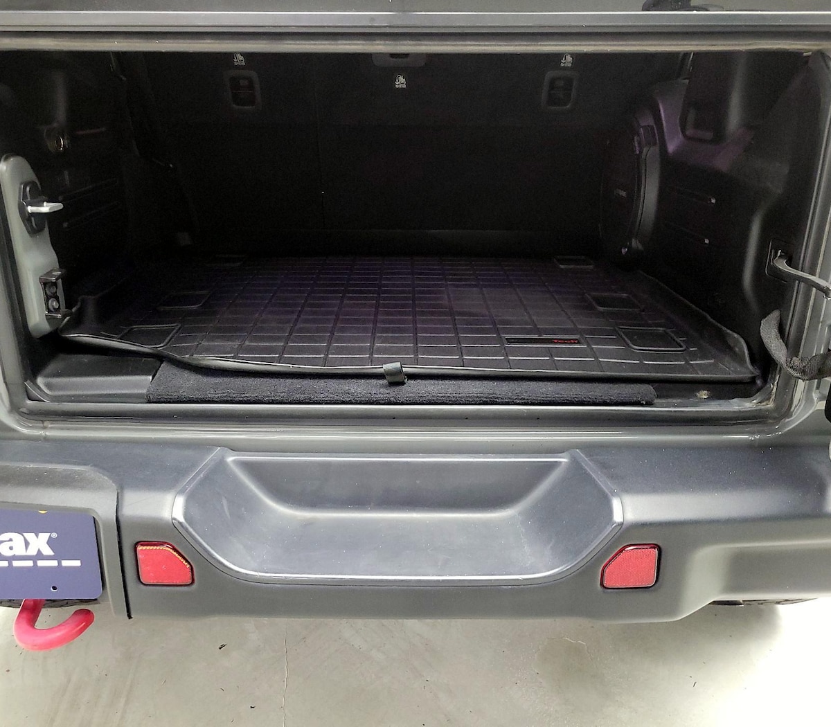 Trunk/Cargo (Seats Up)