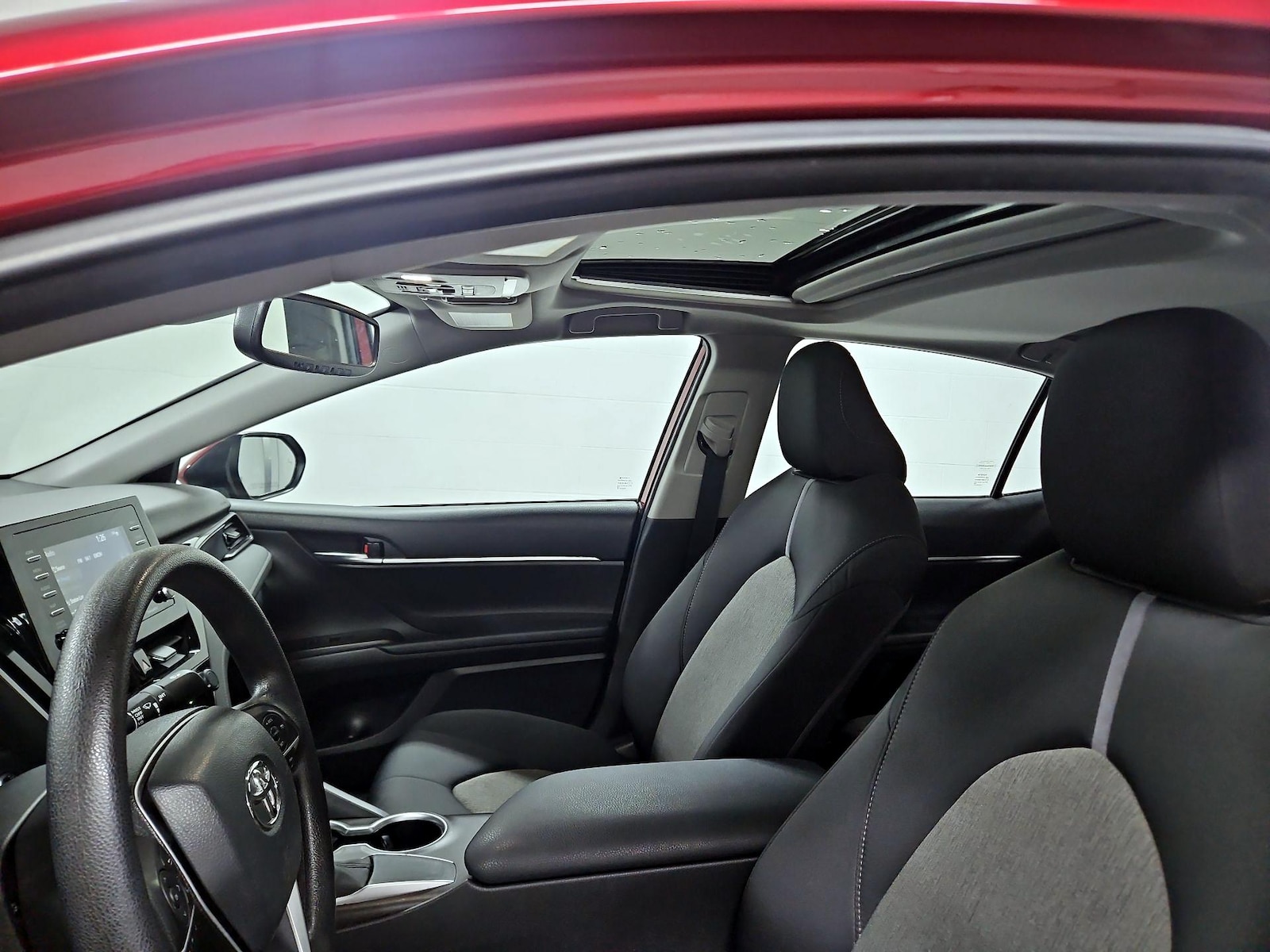 Sunroof(s) & Overhead Airbags