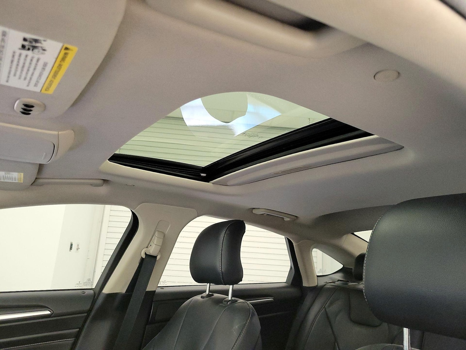Sunroof(s) & Overhead Airbags