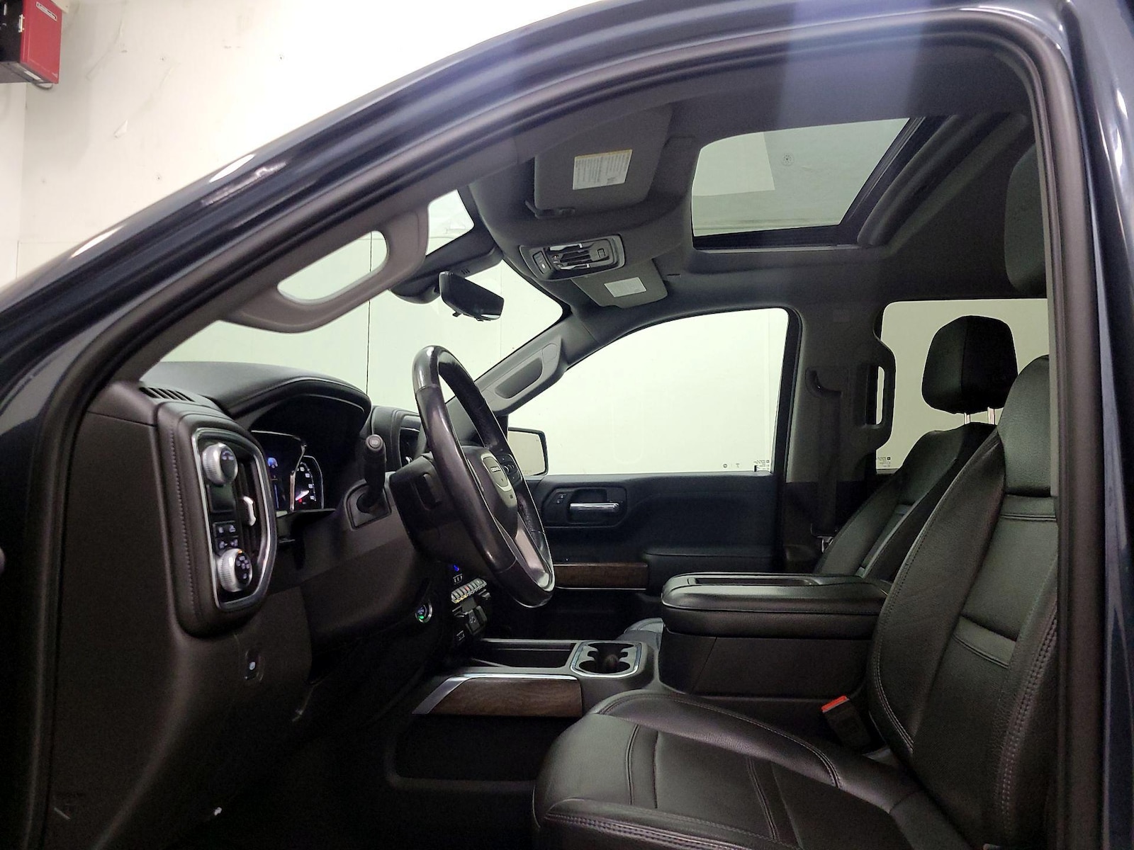 Sunroof(s) & Overhead Airbags