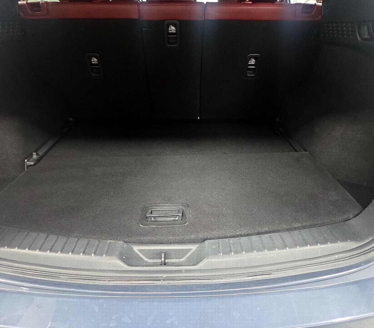 Trunk/Cargo (Seats Up)