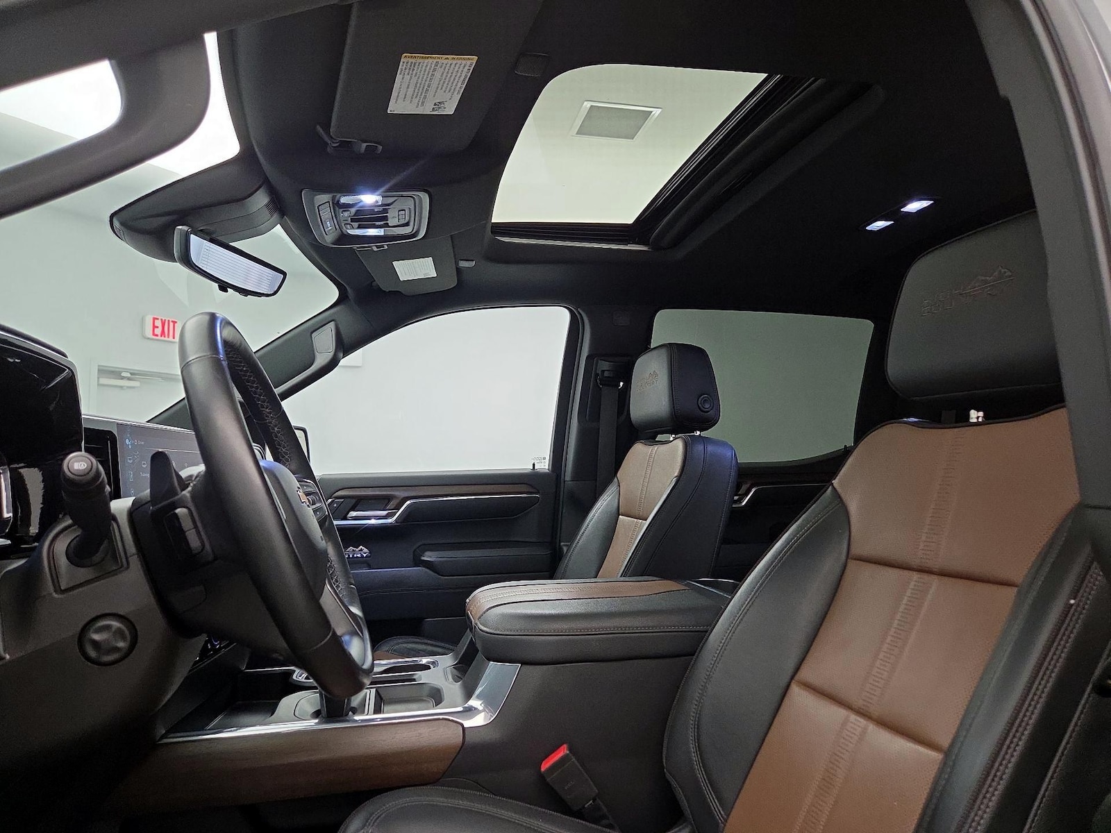 Sunroof(s) & Overhead Airbags