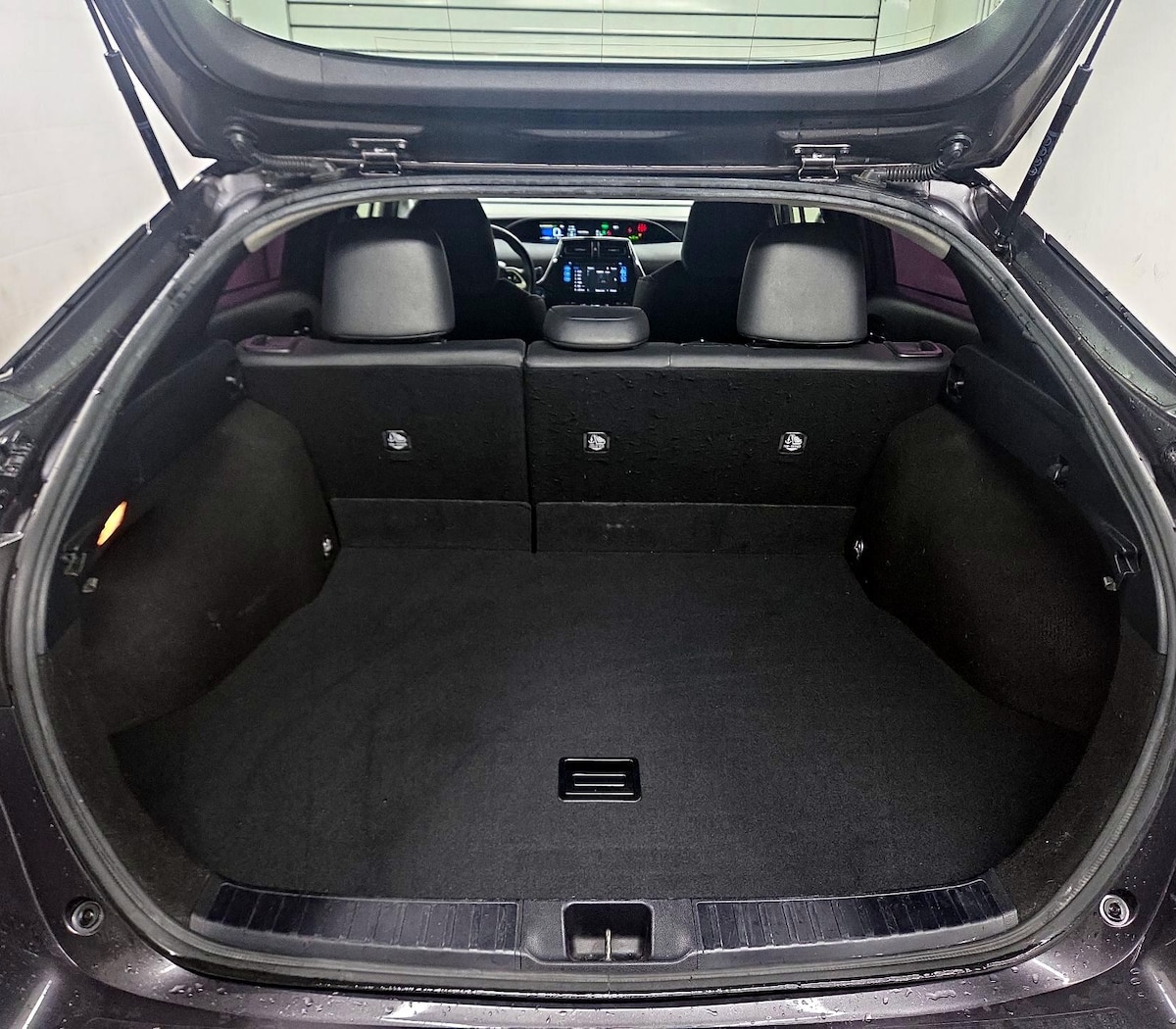Trunk/Cargo (Seats Up)
