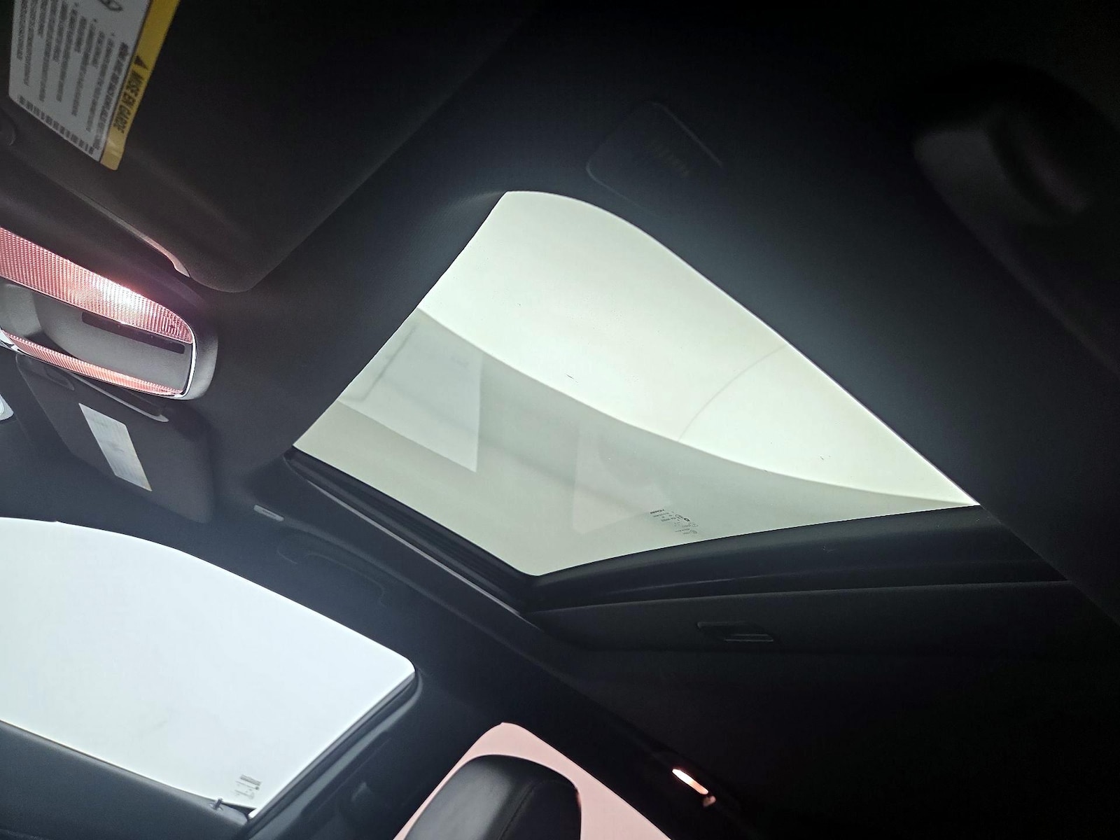 Sunroof(s) & Overhead Airbags