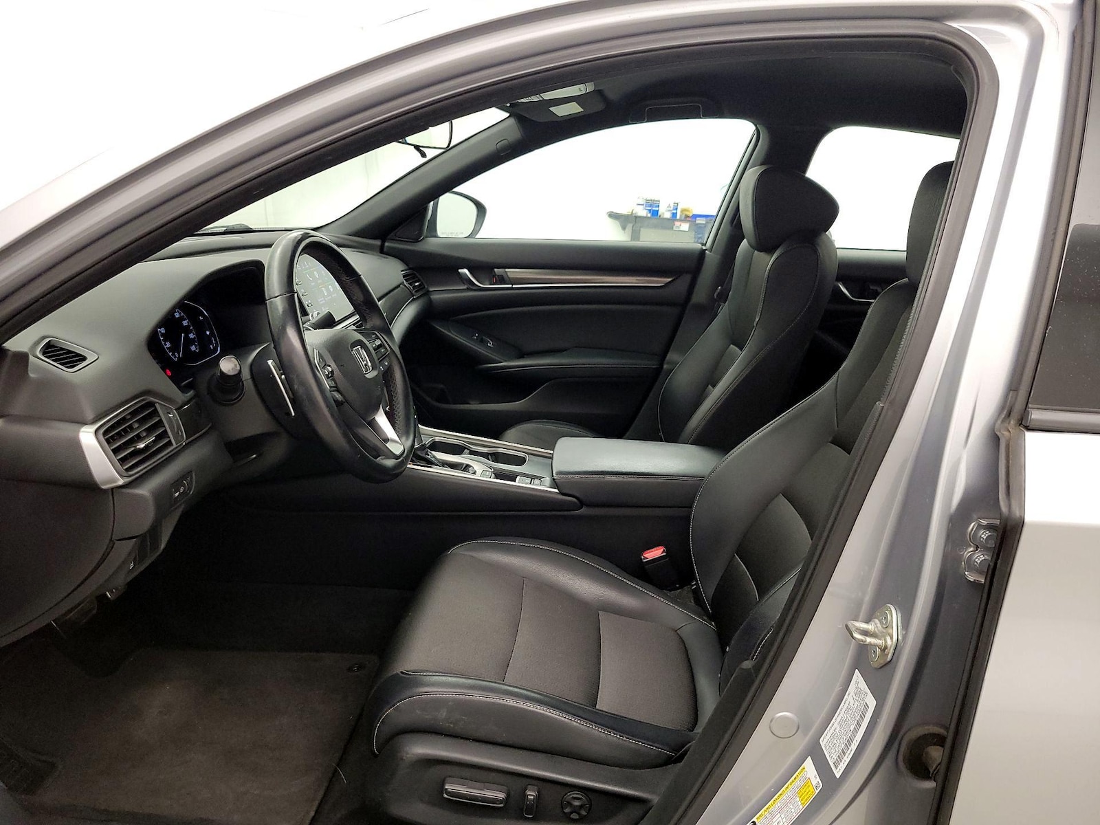 Power Seat(s) & Side Airbags