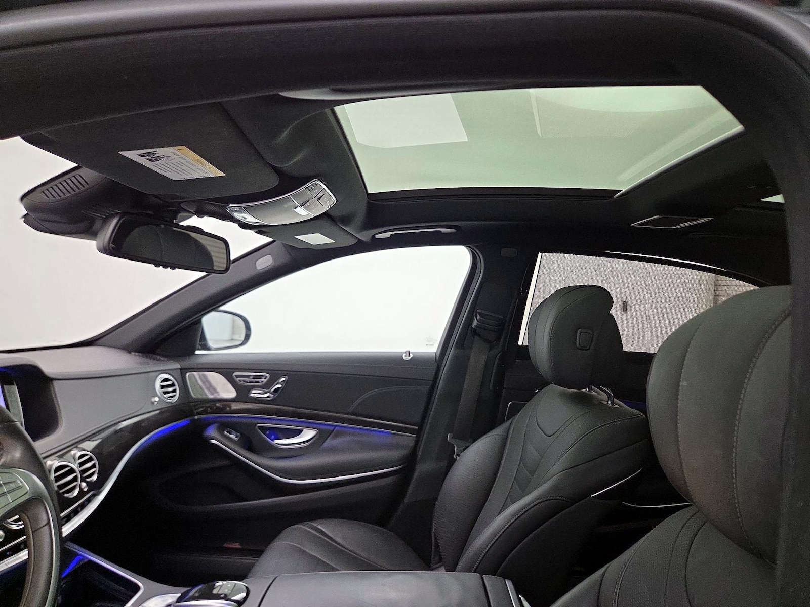Panoramic Sunroof & Skylight(s)